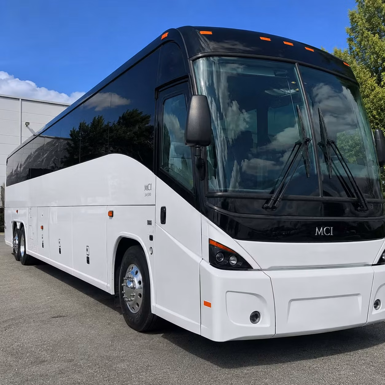 airport shuttles for business travelers flying through san angelo regional